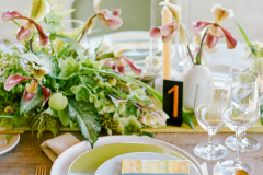 18-variegated-leaves-offset-table-settings