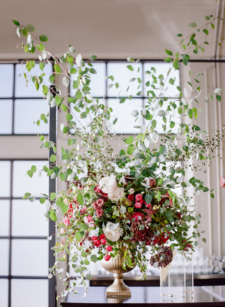 18-large-peony-rose-hydrangea-bar-flower-arrangement