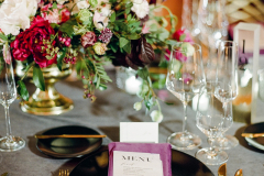 26-wedding-placesettng-purple-napkin-gold-flatware