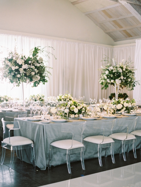 30-classic-white-gray-modern-wedding-reception