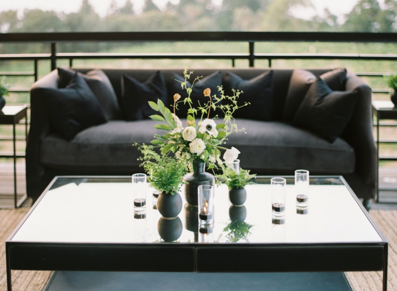 25-velvet-black-modern-decor-wedding