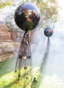 7-round-black-balloon-butterflies-halloween