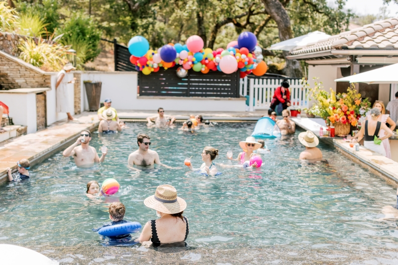 48-family-friend-kids-pool-party-fun